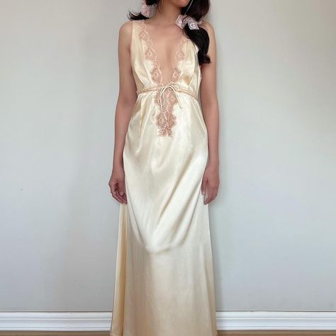 White Vintage Night Gown, Vintage Nightgown Aesthetic, Fantasy Nightgown, Cream Gown, Dior Cream, Vintage Slip Dress, Vintage Slip, Vintage Nightgown, Vintage Christian Dior