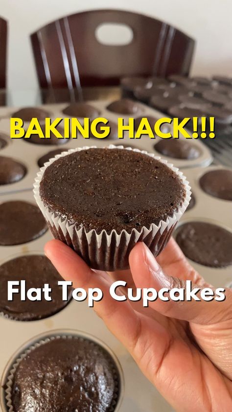 Hope & Faith | TOP TIPS for a flat top cupcake👇 🔺the cupcakes need to be warm when you flatten it to avoid any crumbling or breakage 🔺peel off the... | Instagram Flat Top Cupcakes, Cake Hacks, Sweet Cooking, Chocolate Cupcakes, Baking Tips, Cupcakes Decoration, Parchment Paper, Flats Top, Faith Hope