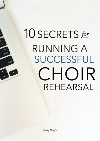 A must-read for every church choir director: 10 secrets for running a successful choir rehearsal. Get the tips >> #churchchoir #choirrehearsal #rehearsaltips #musiceducation Choir Tips, Choir Warm Ups, Teaching Choir, Choir Classroom, Elementary Choir, Middle School Choir, Choir Room, Choir Singing, High School Choir