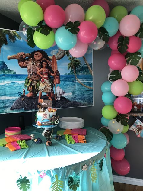 Moana Birthday Balloon Arch, Moana Backdrop Ideas, Moana Backdrop, Birthday Balloon Arch, Moana Theme Birthday, Moana Movie, Party Ballons, Moana Theme, Aloha Party