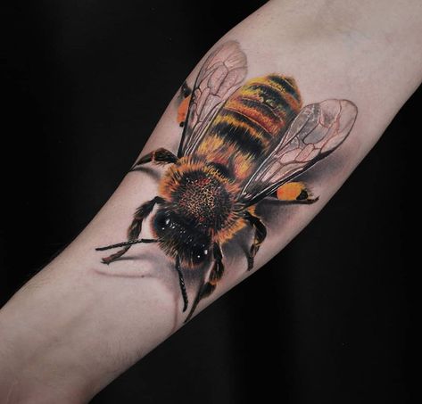 Natur Tattoo Arm, Tato 3d, Best 3d Tattoos, Tatoo 3d, Honey Bee Tattoo, Bumble Bee Tattoo, 16 Tattoo, Hyper Realistic Tattoo, Insect Tattoo