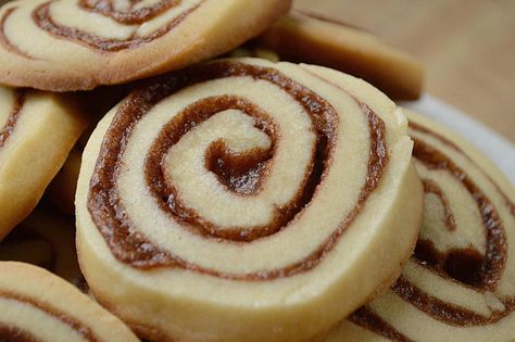 Cinnamon Pinwheels Apple Cinnamon Pinwheels, Peanut Butter Granola Pinwheels, Cinnamon Pinwheel Cookies, Chocolate Peanut Butter Pinwheel Cookies, Cinnamon Pinwheels, Maurice Lennel Pinwheel Cookies, Easy Cream Cheese Recipes, Christmas Pinwheel Cookies, Cinnamon Christmas Cookies