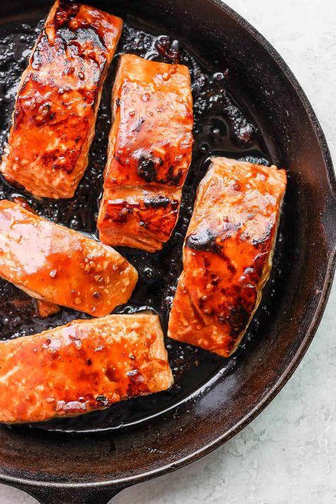 Teriyaki Salmon - an easy, simple teriyaki salmon recipe made in a cast iron skillet - perfectly delicious and kid-friendly! #teriyakisalmon #deliciousteriyakisalmon #teriyakisalmonbaked #teriyakisalmonrecipes Salmon Cast Iron Skillet, Cast Iron Salmon, Salmon Skillet, Cast Iron Skillet Recipes Dinner, Teriyaki Steak, Salmon Teriyaki Recipe, Raw Salmon, Iron Skillet Recipes, Healthy Salmon Recipes