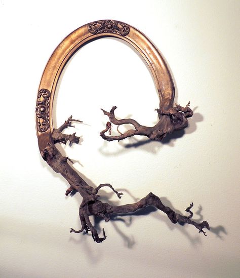 Frames fused with branches... so freaking cool Tree Branch Art, Tre Kunst, Making Picture Frames, Natural Branches, Branch Art, Driftwood Wall Art, Deco Nature, Driftwood Sculpture, Driftwood Crafts