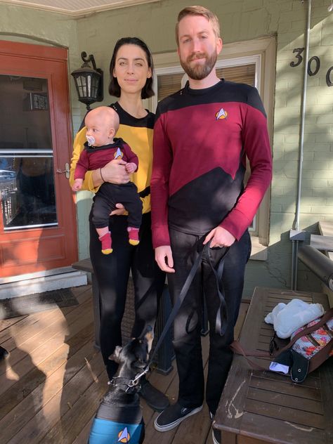 Star Trek Halloween, Sci Fi Party, Star Trek Baby, Star Trek Costumes, Cute Costume Ideas, Space Disco, Instant Age Rewind Concealer, Sci Fi Costume, Star Trek Costume