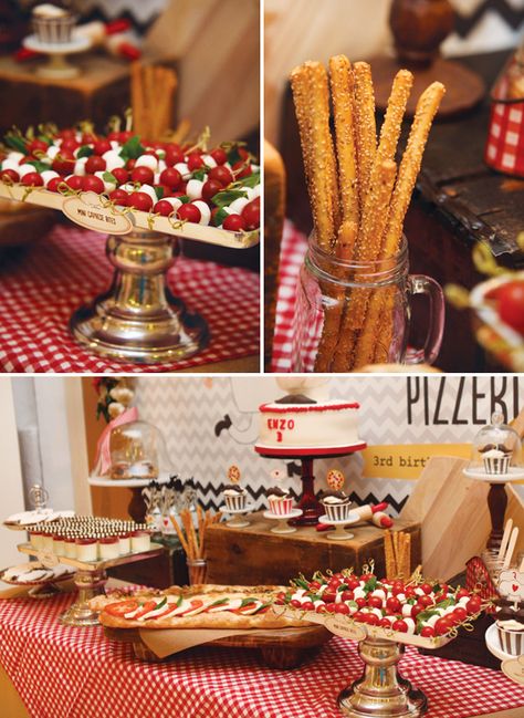 Adorable Italian Style Pizza Party {Kids Birthday} // Hostess with the Mostess® Italian Style Pizza, Pizza Dinner Party, Italian Dinner Party Decorations, Pizza Party Birthday, Birthday Pizza, Italy Party, Italian Themed Parties, Fresh Pizza, Kids Pizza