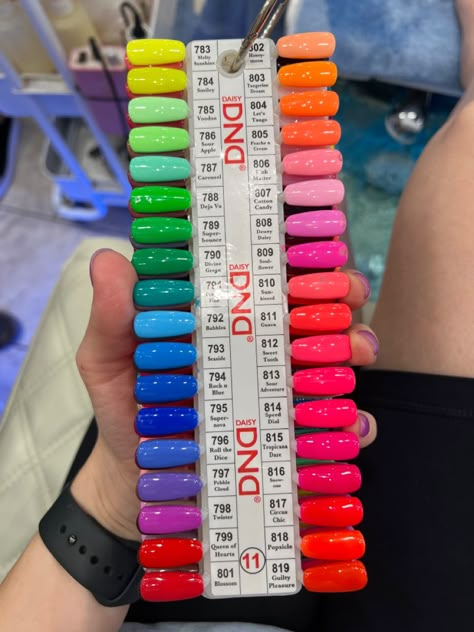 Dnd Swatches, Neon Coral Nails, Dnd Gel Nail Polish, Dnd Gel Polish, Diva Nails, Crazy Nails, Shellac Nails, Gel Polish Colors, Dipped Nails