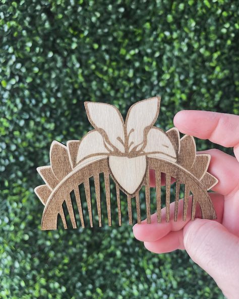 Improved the design and laser cut/engraving • Mulan hair comb!! Dm to purchase! • #mulan #haircomb #comb #hair #hairaccessories #cosplay #prop Mulan Hair Comb, Mulan Comb, Costume Making, Comb Hair, Mulan, Hair Comb, Making Ideas, Comb, Laser Cut