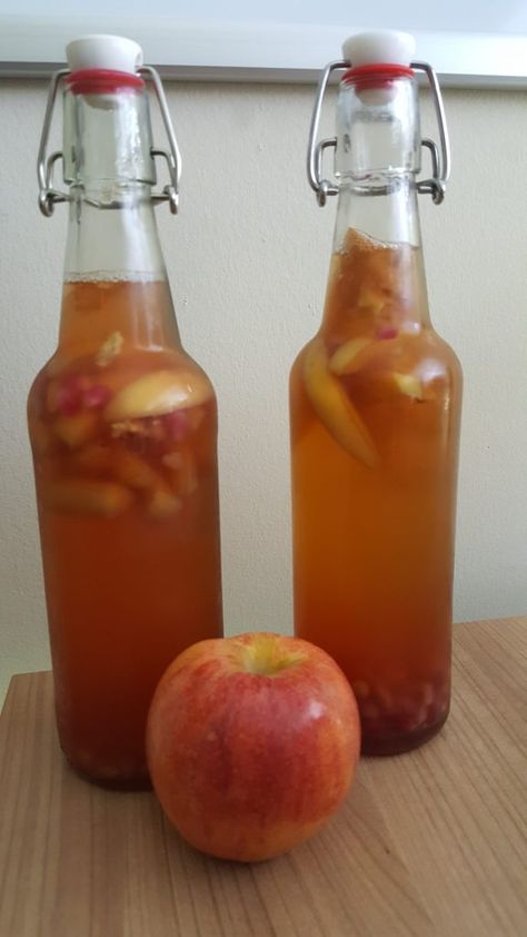 Pomegranate Apple Kombucha Recipe - Bucha Brewers Pomegranate Kombucha, Apple Pomegranate, Kombucha Starter, Kombucha Flavors, Pomegranate Recipes, Kombucha Recipe, Gala Apples, Fall Fruits, Pomegranate Juice