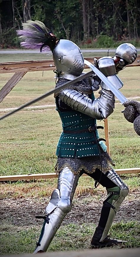 15th Century Armor, Historical European Martial Arts, Knight Outfit, Costume Armour, Century Armor, Action Pose Reference, Historical Armor, Knight Armor, Human Poses Reference