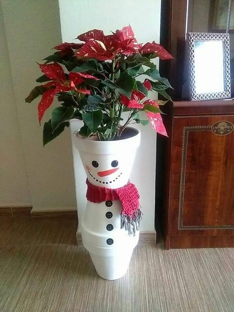 نباتات منزلية, Terra Cotta Pot Crafts, Christmas Pots, Snowman Christmas Decorations, Flower Pot Crafts, Easy Christmas Decorations, Clay Pot Crafts, Etsy Christmas, Snowman Decorations