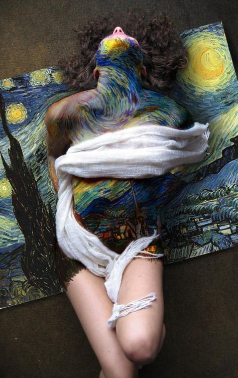 Starry Night Body Paint - Woman Graffiti Body Painting Wow Photo, Arte Van Gogh, The Starry Night, Starry Night Van Gogh, Piece Of Art, Human Art, Body Painting, Van Gogh, Face And Body