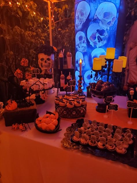 Halloween Wedding Themed Dessert Table Halloween Desserts Table, Halloween Desert Table, Halloween Treat Table, Scary Desserts, Desert Buffet, Halloween Dessert Table, Halloween Deserts, Halloween Eve, Halloween House Party