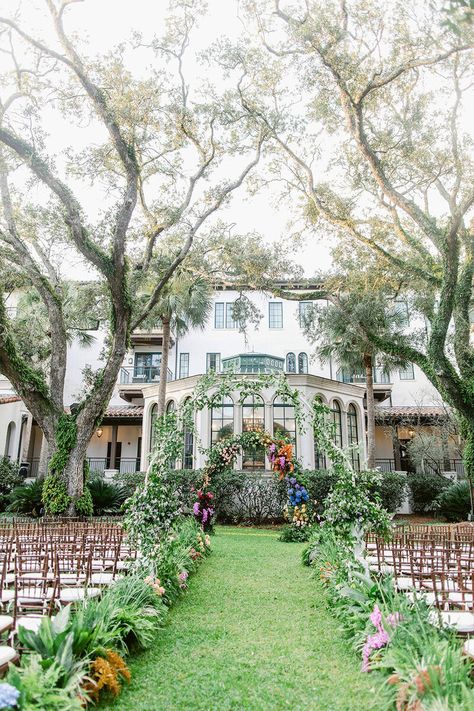 Wedding In Savannah Georgia, Savannah Wedding Venues, Savannah Georgia Wedding Venues, Savannah Ga Wedding, Savannah Georgia Wedding, Money Wedding, Vision 2024, Atlanta Wedding Venues, Atlanta Wedding Photography