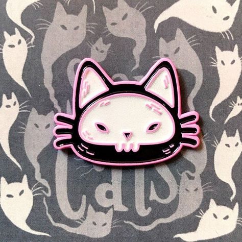 Cat Enamel Pin, Jacket Pins, Pretty Pins, Original Art Prints, Cool Pins, Soft Enamel, Diy Clay Crafts, Cute Pins, Cool Stuff