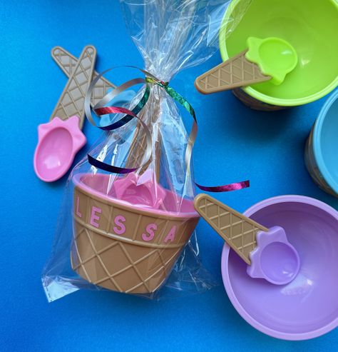 Kids Personalized Ice Cream Bowl Party Favor, Kids Birthday, Ice Cream Bowl and Spoon With Guests Name, Ice Cream Party Favor, Ice Pop - Etsy Australia Ice Cream Party Favors, Ice Cream Party Invitations, Birthday Ice Cream, Ice Cream Gift, Ice Cream Decorations, Ice Cream Set, Ice Cream Birthday Party, Ice Cream Theme, Party Favors For Kids Birthday