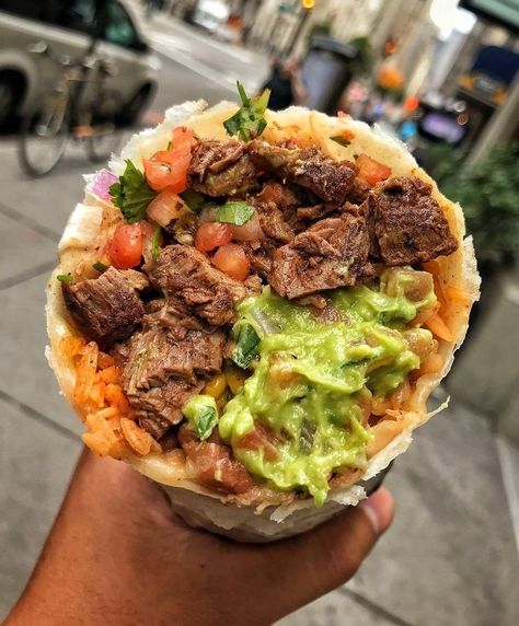 Steak Burrito, Food Babe, Yummy Comfort Food, Food Recepie, Food Goals, Food Obsession, Cafe Food, Interesting Food Recipes, Pretty Food