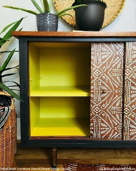 Furniture Stencils Pattern, Do It Yourself Decoration, Furniture Stencil, Medical Decor, Decor Small Spaces, African Interior Design, Royal Design Studio Stencil, African Interior, Furniture Ads