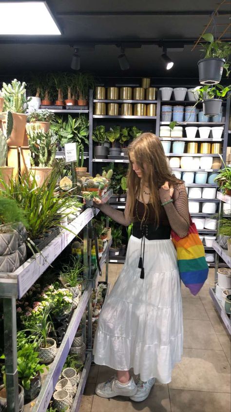 Alternative Summer Aesthetic, Aesthetic Pride Outfit, Gay Girl Stuff, Pride Outfits Aesthetic, Gay Summer Outfits Women, Gay Women Outfits, Gay Outfits Aesthetic, Pride Outfits Women, Gay Style Women