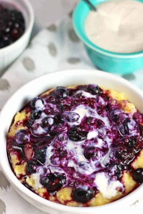 This creamy dairy-free Breakfast Polenta is a tasty alternative to oatmeal to start the day. Topped with berries and cashew cream, it’s an easy to make, gluten-free, and delicious breakfast! Polenta Breakfast, Breakfast Polenta, Daniel Plan, Healthy Food Alternatives, Polenta Recipes, Berry Breakfast, Dairy Free Breakfasts, Berry Compote, Cashew Cream