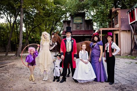 The best The Greatest Showman family group costume ever! Circus Family Costume, Circus Halloween Costumes, Costume Family, Clever Halloween Costumes, Homemade Halloween Costumes, Circus Costume, The Greatest Showman, Group Costumes, Group Halloween Costumes