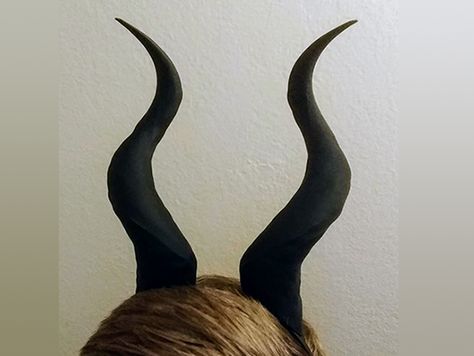 Roughly based on antelope horns.Print the horns with supports just on the bottom. I recommend printing with no infill to make them nice and lightweight.This design will snap right into this excellent headband design: Zheng's Halloween HeadbandPokemon Fans: Check out my Real Working Fully Functional 3D Printed PokeDex Kudu Horns, Antelope Horns, Headband Design, Halloween Headband, Maleficent, 3d Printed, 3d Print, Horn, 3d Printing