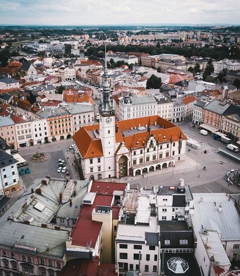 Prague's Old Town Square isn't the only square you should be visiting when in the Czech Republic. Olomouc has a pretty fantastic one as… Prague Old Town, Old Town Square, Town Square, The Czech Republic, Best Places To Visit, Places Around The World, Urban Design, Prague, Czech Republic