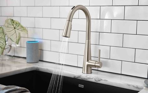 This New Faucet Dispenses the Exact Water Amount and Temperature You Need Moen Faucet, Faucets Kitchen, Smart Faucet, Touchless Kitchen Faucet, Touchless Faucet, Standard Kitchen, Faucet Kitchen, Faucet Design, Water Closet