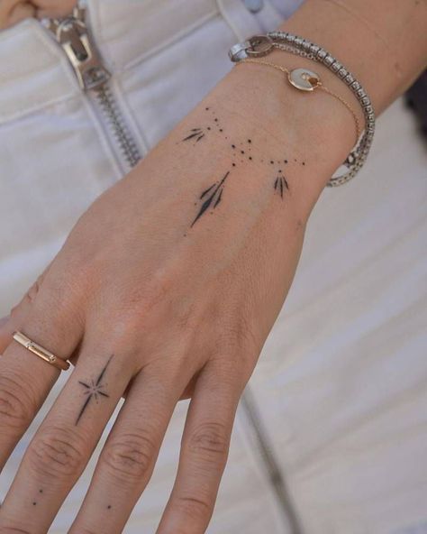 Tiny Tats On Hand, Small Ornamental Tattoo Hand, Hand Tattoos Dots And Lines, Ornamental Tattoo Hand Women, Hand Poke Hand Tattoo, Tatoos Hands Woman, Star Finger Tattoos For Women, Ornate Hand Tattoo, Finger Ornament Tattoo