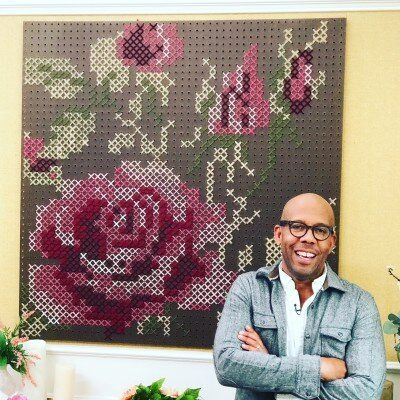 Cross Stitch Wall Art, Cross Stitch Pattern Maker, Floral Cross Stitch, Stitch Art, Cross Stitch Rose, Stitching Art, Peg Board, Stitch Embroidery, A Cross