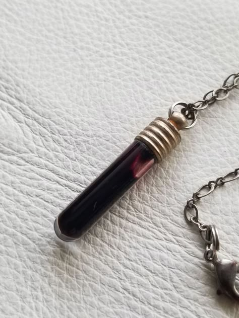 Vial Necklace, Vampire Aesthetic, Edgy Jewelry, Bottle Necklace, Glass Vials, Gothic Jewelry, Character Aesthetic, Grunge Aesthetic, Cute Jewelry