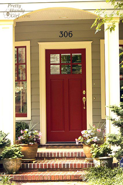 wild current by sherwin williams  (I want a "brighter" red that that - but that's the look pretty much. Villa Doors, Red Front Door, Pintura Exterior, Painted Front Doors, Casa Exterior, Front Door Colors, Exterior Paint Colors, Red Door, Door Color