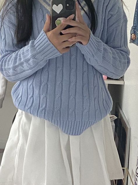 simple outfit with a light blue sweater and white skirt Blue Academia Aesthetic Outfit, Blue Clothes Aesthetic, Blue Bag Outfit, Light Blue Outfit, Blue Outfit Winter, Light Academia Fashion, Blue Sweater Outfit, Baby Blue Outfit, Blue Skirt Outfits