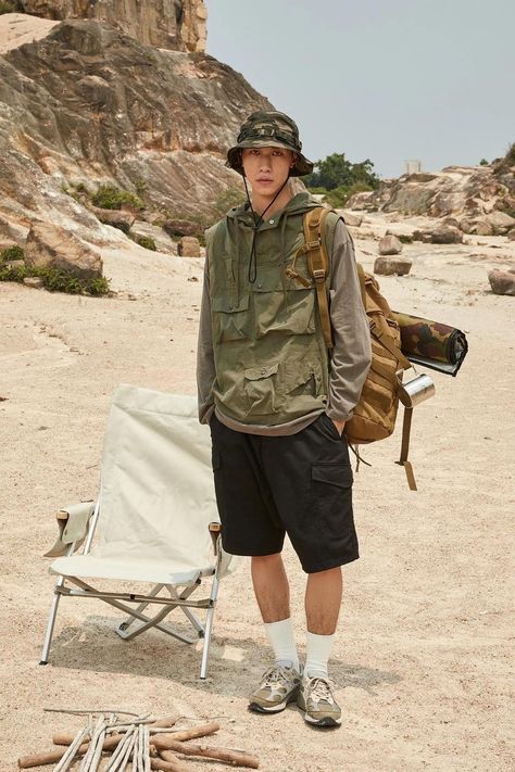 Outdoorsy Guys Style, Hiker Aesthetic Outfit Men, Mens Outdoor Aesthetic, Outdoorsy Guy Aesthetic, Granola Men’s Clothing, Mounted Shooting, Outdoorsy Style, Outdoor Fashion, Corporate Identity