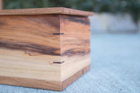 Keepsake Box Diy, Wooden Box Diy, Small Wood Box, Decorative Wooden Boxes, Wooden Box With Lid, Wood Keepsake Box, Wooden Keepsake Box, Box Diy, Decorative Wood