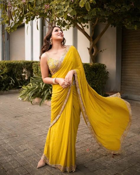 beautiful and elegant yellow haldi saree for bride Haldi Saree Indian Bridal, Haldi Ceremony Outfit For Bride Indian, Haldi Outfit Ideas, Saree For Bride, Haldi Dress For Bride, Subhashree Ganguly, Haldi Saree, Haldi Dress Ideas, Haldi Outfit For Bride