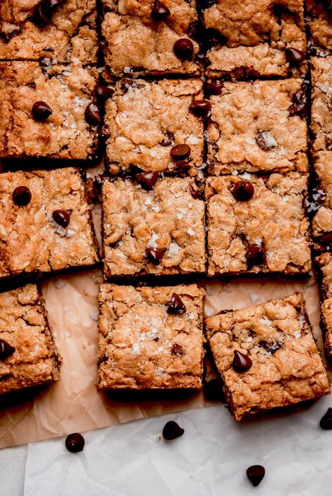 Oatmeal Chocolate Chip Bars Oatmeal Chocolate Chip Cookie Bars, Oatmeal Chocolate Chip Bars, Desserts With Chocolate Chips, Oatmeal Cookie Bars, Chocolate Chip Bars, Oatmeal Chocolate Chip, Chocolate Chip Cookie Bars, Oatmeal Cookie, Oatmeal Chocolate