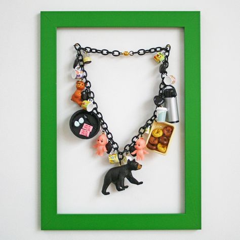 JEWELLERY ACCESSORY: I love this necklace, it's very kitschy. Kitschy Jewelry, Creepy Kitsch, Kitsch Ponyfull, Kitsch Cat Illustration, Kitschy Necklaces, Vintage Kitsch Animals, Kitsch, Jewelry Accessories