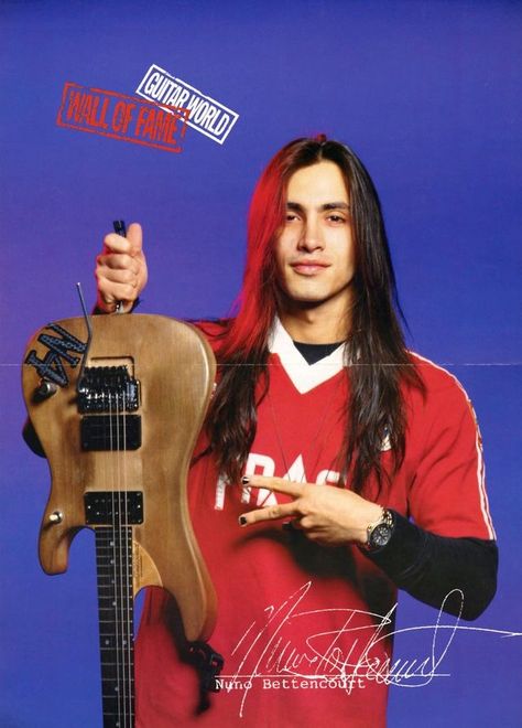 Gorgeous Nuno 90s Music Artists, Nuno Bettencourt, Lauryn Hill, Mötley Crüe, Alternative Outfits, Dream Guy, Most Beautiful Man, Future Husband, Guitarist