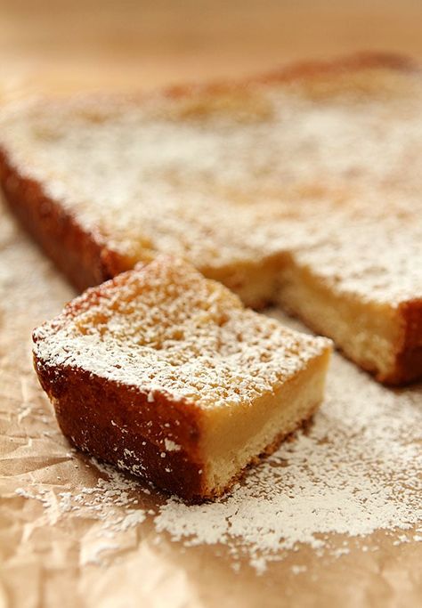 Gooey Butter Cake - A St. Louis Tradition! - Creative Culinary St Louis Gooey Butter Cake, Salty Desserts, Ooey Gooey Butter Cake, Gooey Cake, Whiskey Cake, Gooey Butter, Cake Mug, Gooey Butter Cake, Homemade Dessert