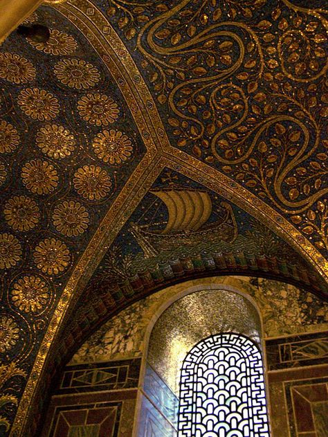 Apse Mosaics, Palatine Chapel. Gothic Architecture Interior, Aachen Cathedral, Aachen Germany, Inspiring Architecture, Gothic Windows, Catholic Churches, Romanesque Architecture, Gothic Cathedrals, Gothic Furniture