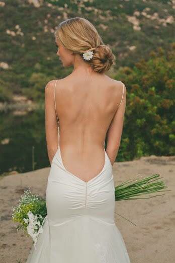 Backless, buttless... Mode Poses, Backless Wedding Dresses, Backless Lace Wedding Dress, Katie May, Salon Art, Back Wedding Dress, Backless Wedding, A Wedding Dress, Beauty Dress