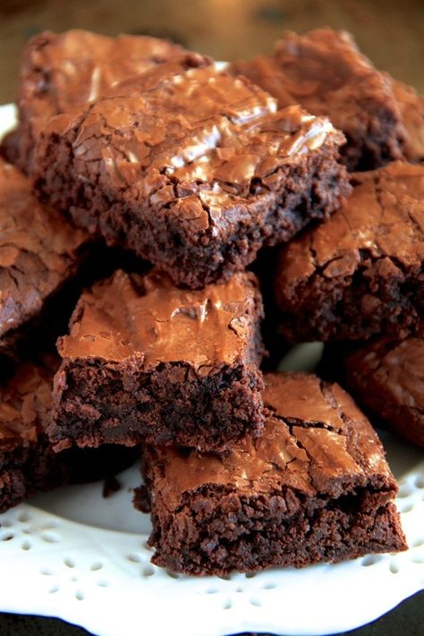 Flourless Double Chocolate Brownies | running with spoons Brownie Recipe Healthy, Healthy Brownie Recipes, Flourless Brownie, Flourless Brownie Recipe, Brownies Decorados, Healthy Brownie, Flourless Brownies, Brownie Recipes Healthy, Double Chocolate Brownies