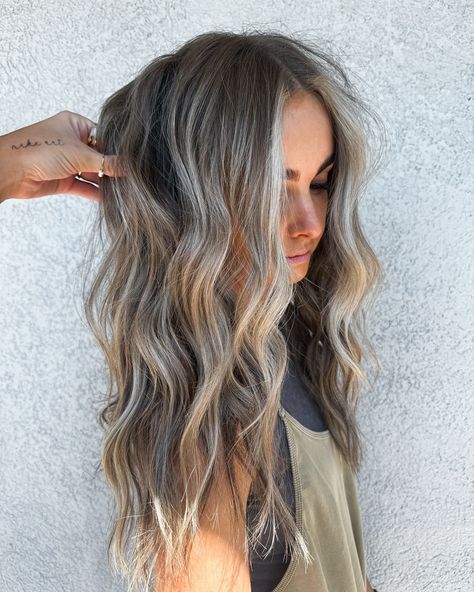 Teasy Lights Brunette Ashy, Bronde Ashy Hair, Ashy Bronde Balayage With Money Piece, Dark Brown Hair With Ash Blonde Highlights, Ash Bronde Haircolor Balayage, Brown Hair With Ash Blonde Highlights, Ashy Bronde Balayage, Light Brunette Hair, Ashy Hair