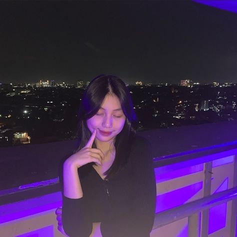 Michie Jkt48, Asian Men Hairstyle, Body Picture, Aesthetic Photography Grunge, Beautiful Person, Cute Couple Pictures, Aesthetic Photo, Aesthetic Photography, Couple Pictures