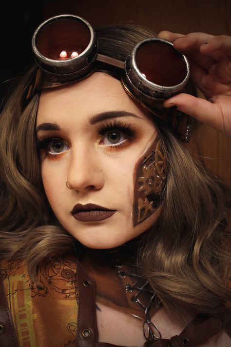 Steampunk Make Up Ideas, Steampunk Robot Makeup, Steampunk Eye Makeup, Easy Steampunk Makeup, Steampunk Face Paint, Steampunk Makeup And Hair, Steampunk Makeup Ideas, Steampunk Makeup Halloween, Steampunk Makeup Tutorial