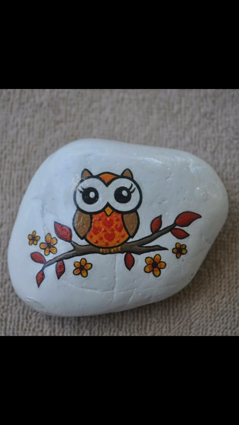 Owl Painted Rocks Ideas, Owl Rocks Painted Stones, Owl Rock Painting Easy, Owl Rock Painting, River Stones Crafts, Stone Art Diy, Owl Painted Rocks, Rock Crafts Diy, Stone Pictures Pebble Art