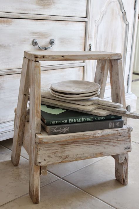 Diy Projects Wood, Wood Working Ideas, Wooden Step Stool, Luxe Home, Barn Wood Projects, Reclaimed Wood Projects, Primitive Furniture, Wood Project, Wood Crafts Diy