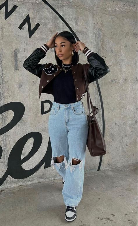 Black Jeans Outfit Inspo Aesthetic, Cute Outfits For College Black Women, Classic Outfits For Black Women, Streetwear Fashion Dunks, Going Out Curvy Outfit, Aesthetic Outfit Ideas For School Winter, Outfits Ideas With Dunks, Black Women Outfit Ideas Casual, Back To School Outfits Black Women College