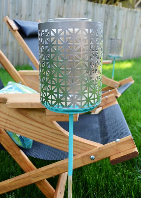 Drink Holders For Yard, Drink Holder Diy, Outdoor Drink Holder, Drink Shelf, Drink Stand, Diy Hammock, Diy Drinks, Mounted Bottle Opener, Paint Wood